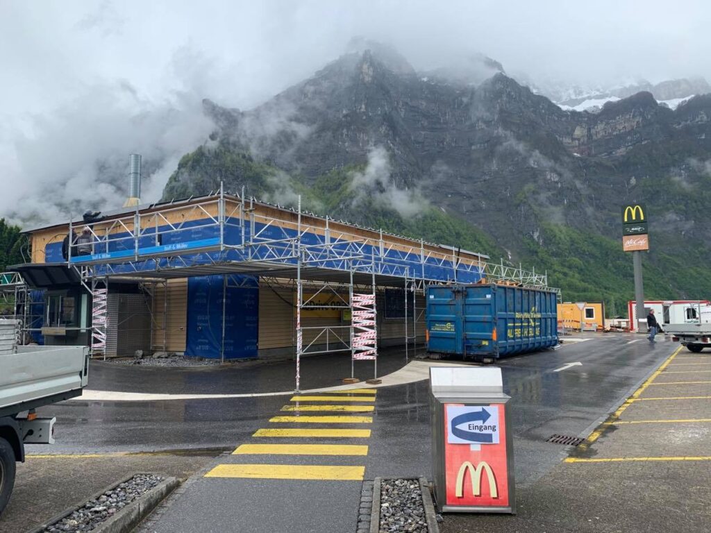 Mc Donalds Glarus Gerüst