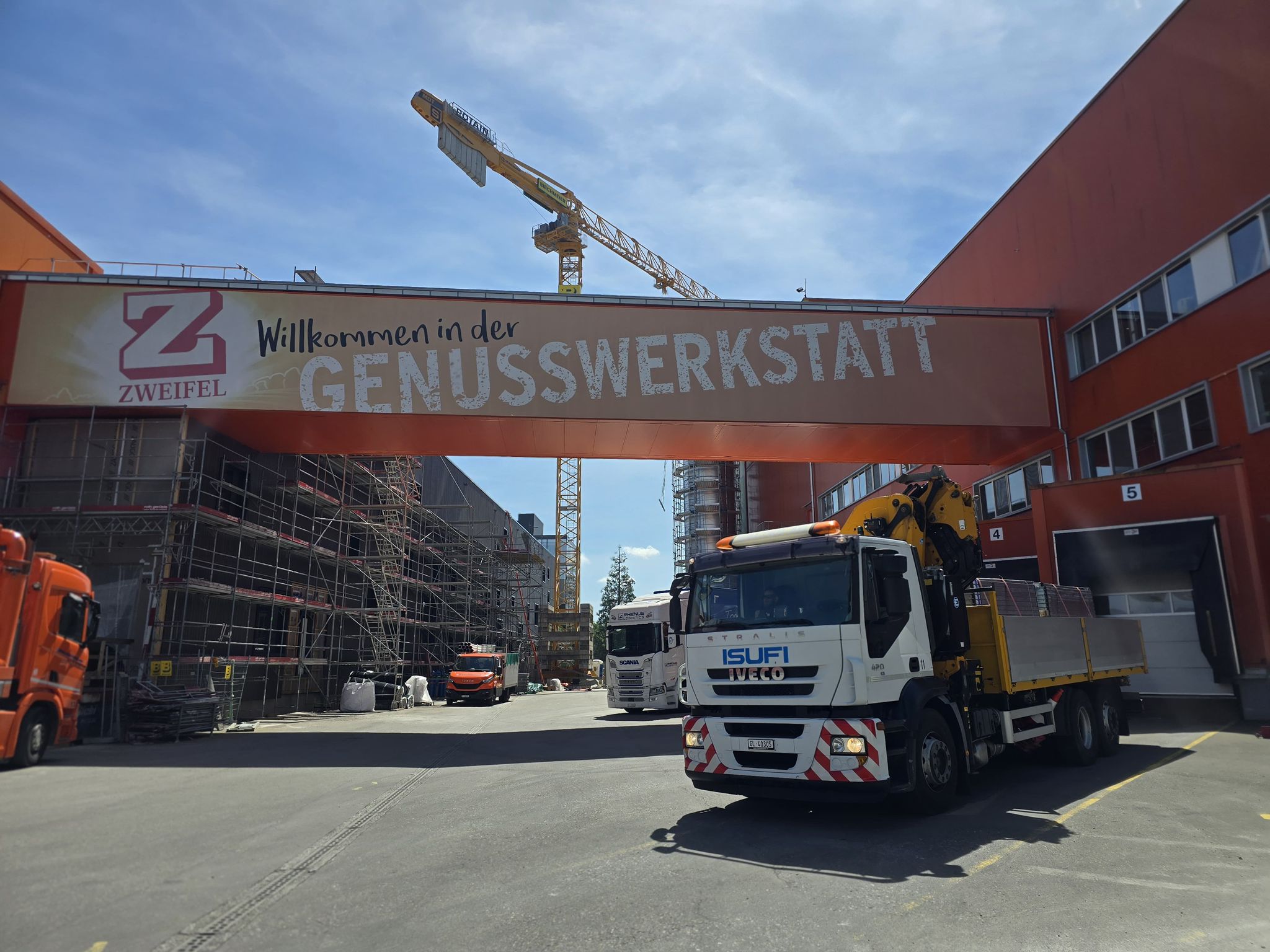 Isufi Gerüste AG - Kran inkl. Gerüst